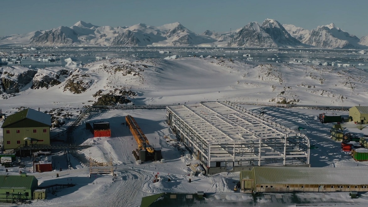Construction of the Discovery Building research facility in Antarctica.